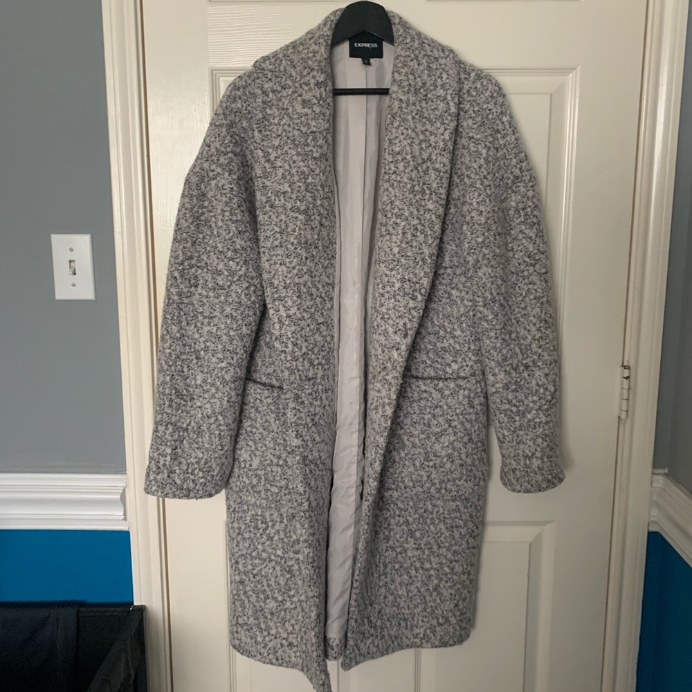 Lines long coat
